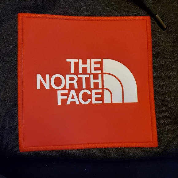 Brand New North Face Hoodie! - Picture 1 of 5